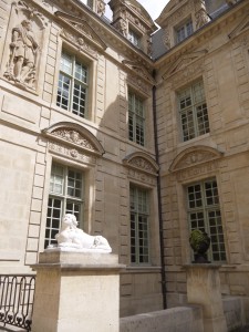 Hôtel de Sully- Le Marais